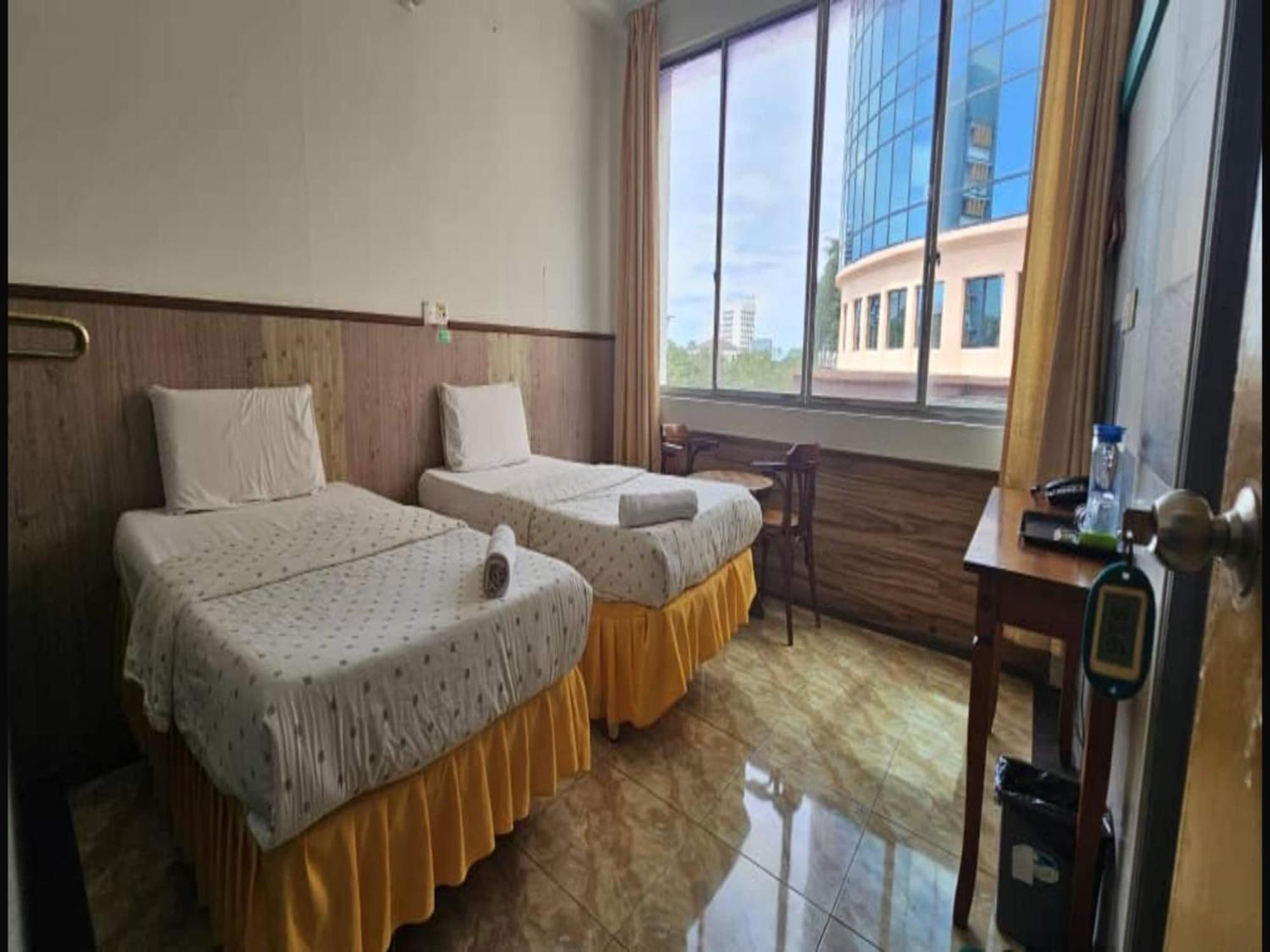Oyo 90979 Sianglory Inn Kota Kinabalu Exterior foto